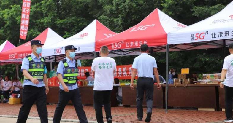 黑龙江通河县公安局圆满完成第十七届登山节开幕式安保执勤
