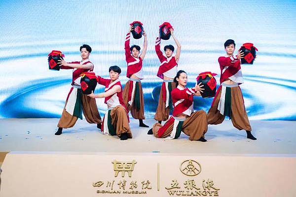 下载 (4).jpg