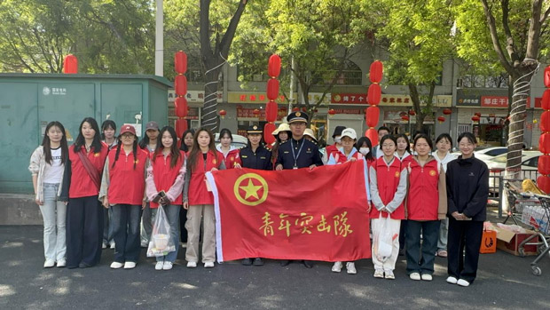 画笔勾勒文明底色 青春赋能城市更新——校政合作绘出城市“文艺范”