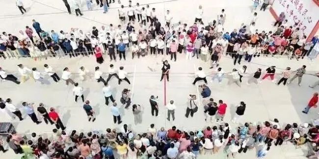 “一条绳”拧紧民心