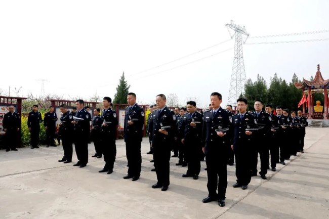 山西夏县公安开展清明节祭扫活动