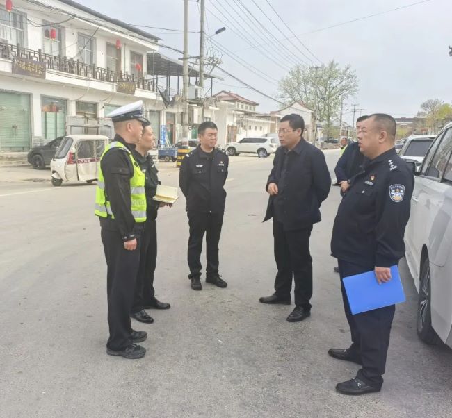 走访调研  推动基层工作——薛军峰深入乡镇开展走访调研