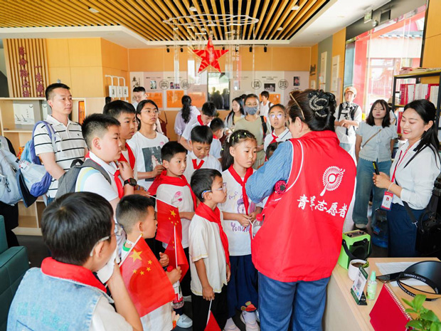 锦城乡约 新风共育——青崇携手红色亲子行，走进游击岁月共传文明薪火
