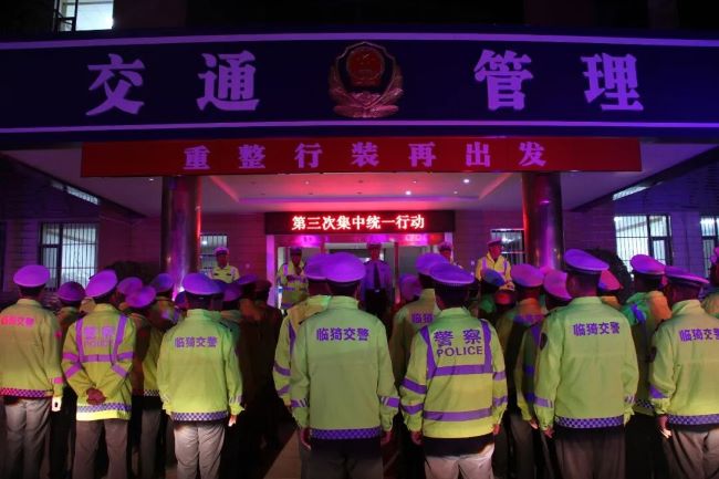 利剑出鞘  严查货车违法