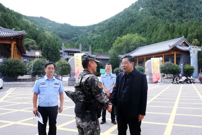 山西：夏县公安局局长薛军峰督导检查国庆假期安保维稳工作